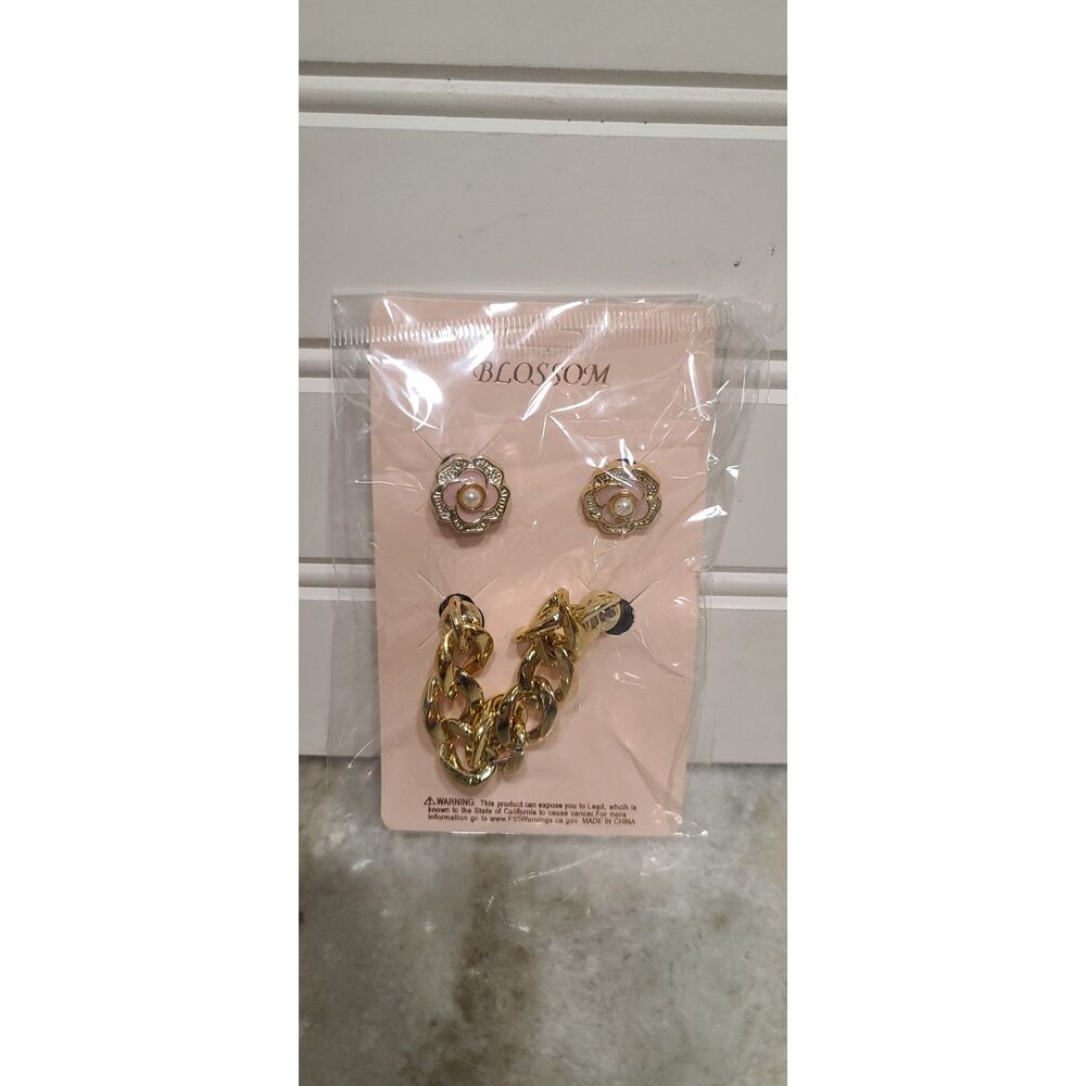 Blossom Goldtone Flower 3 Piece Croc Charms Lot of 4 Different Colors NEW